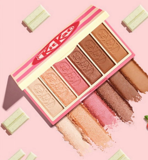 Paleta do makijażu oczu KitKat White Strawberry Chocolate Etude House, ok. 70 zł.