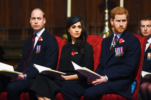 Ksi??? Harry i Meghan Markle na mszy Anzac Dawn