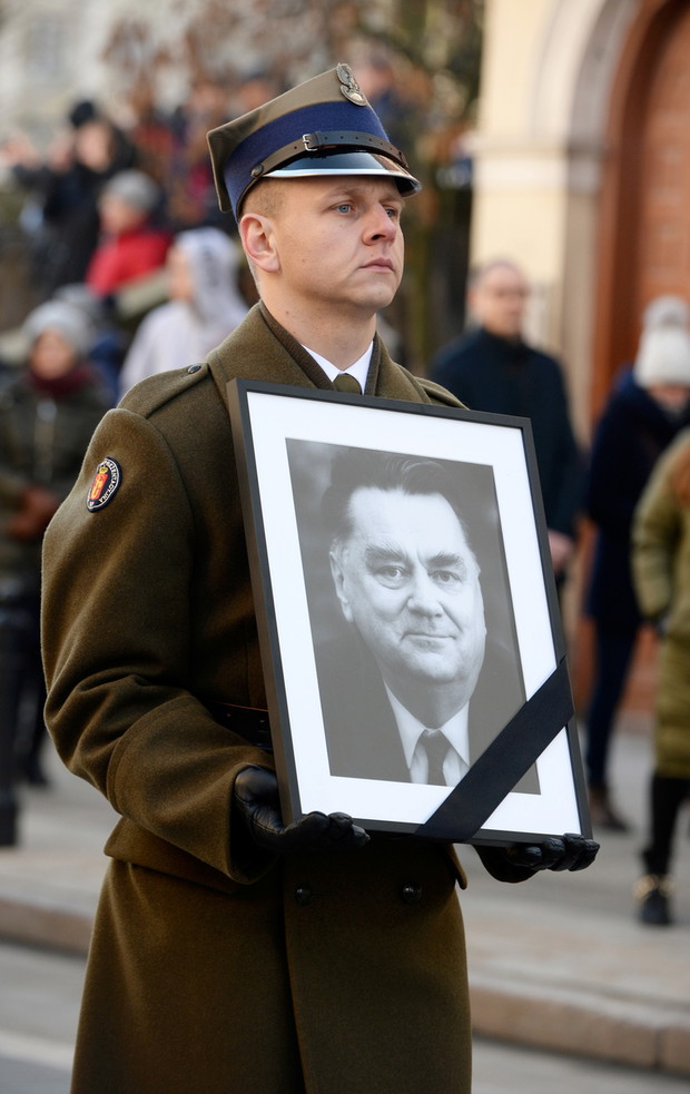 Uroczysto?ci pogrzebowe premiera Jana Olszewskiego