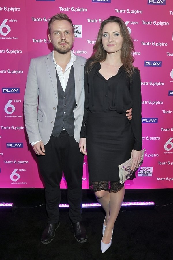 pawel-domagala-i-zuzanna-grabowska-na-premierze-spektaklu-czechow-zartuje-177651-GALLERY600-104dcab