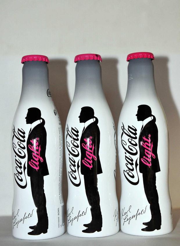 Coca Cola Light z podobizn? Karla Lagerfelda