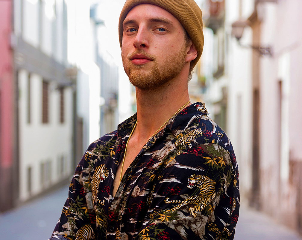 Wiktor Mrozik, Agent Gwiazdy
