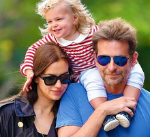 Bradley Cooper i Irina Shayk z córeczką Leą. Rodzinne zdjęcia pary