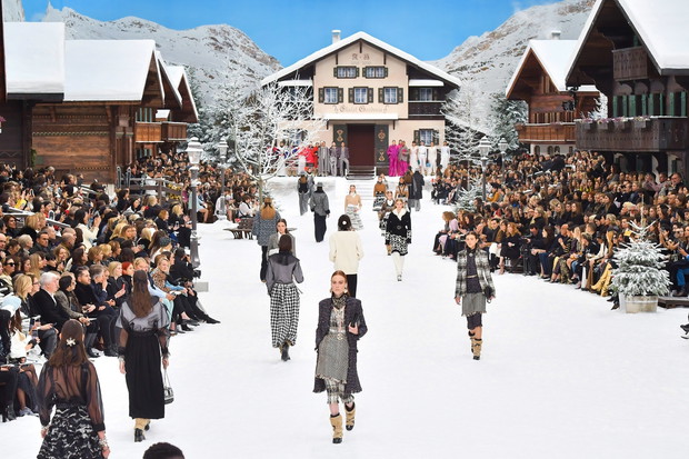 Chanel : Runway - Paris Fashion Week Womenswear Fall/Winter 2019/2020