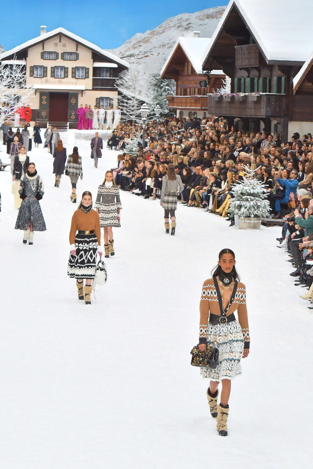 Chanel : Runway - Paris Fashion Week Womenswear Fall/Winter 2019/2020