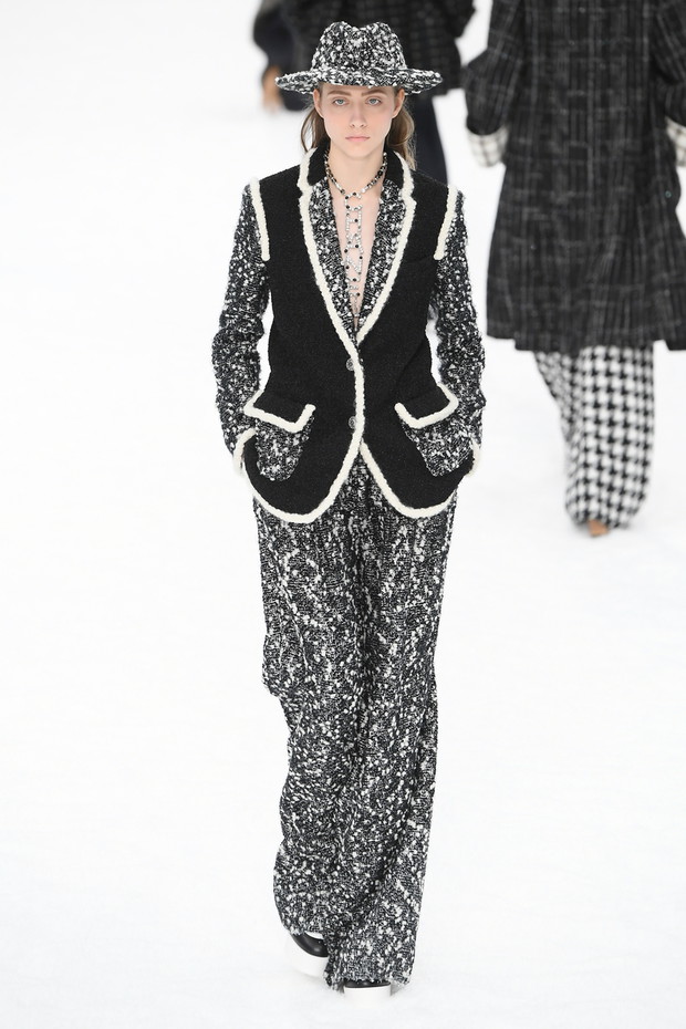 Chanel : Runway - Paris Fashion Week Womenswear Fall/Winter 2019/2020