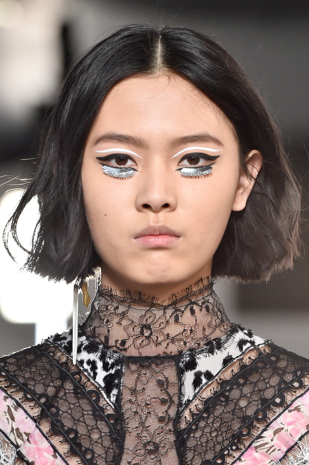 Giambattista Valli : Runway - Paris Fashion Week Womenswear Fall/Winter 2019/2020