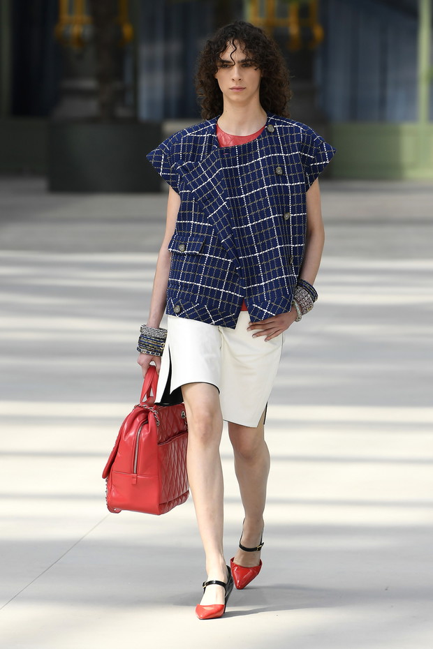 Chanel Cruise Collection 2020 : Runway At Grand Palais In Paris