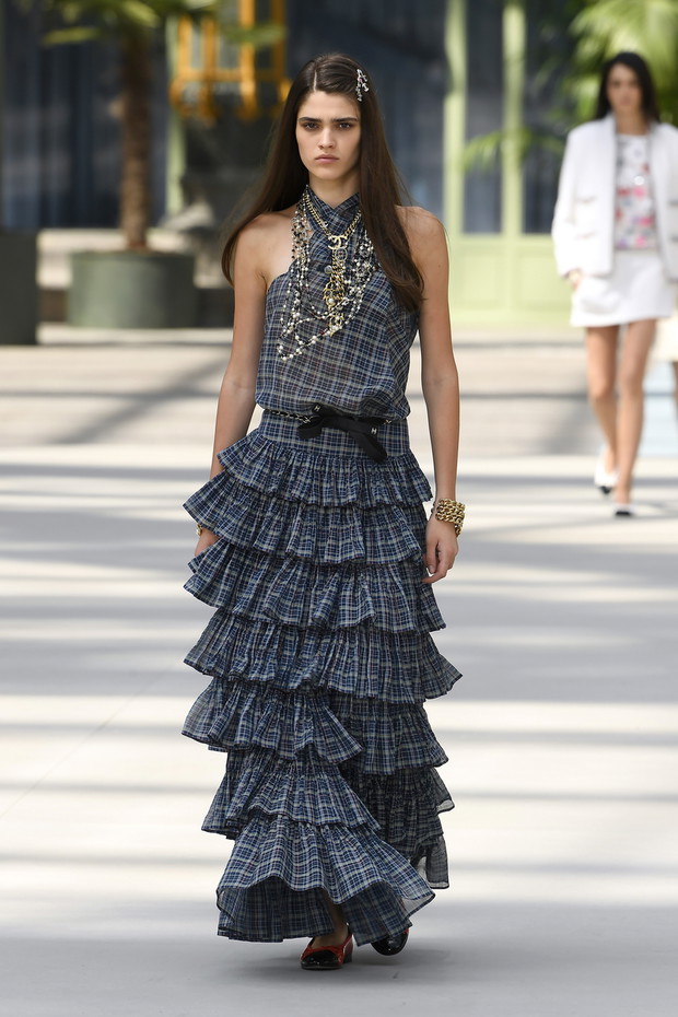 Chanel Cruise Collection 2020 : Runway At Grand Palais In Paris