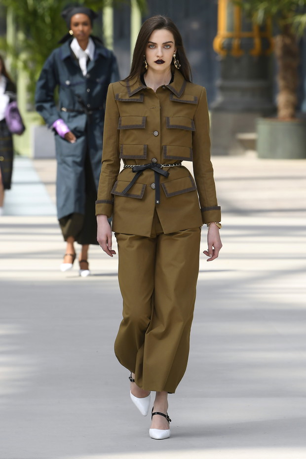 Chanel Cruise Collection 2020 : Runway At Grand Palais In Paris