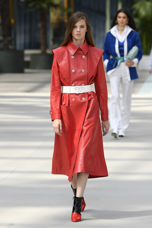 Chanel Cruise Collection 2020 : Runway At Grand Palais In Paris