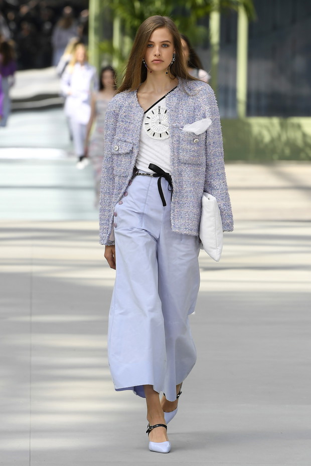 Chanel Cruise Collection 2020 : Runway At Grand Palais In Paris