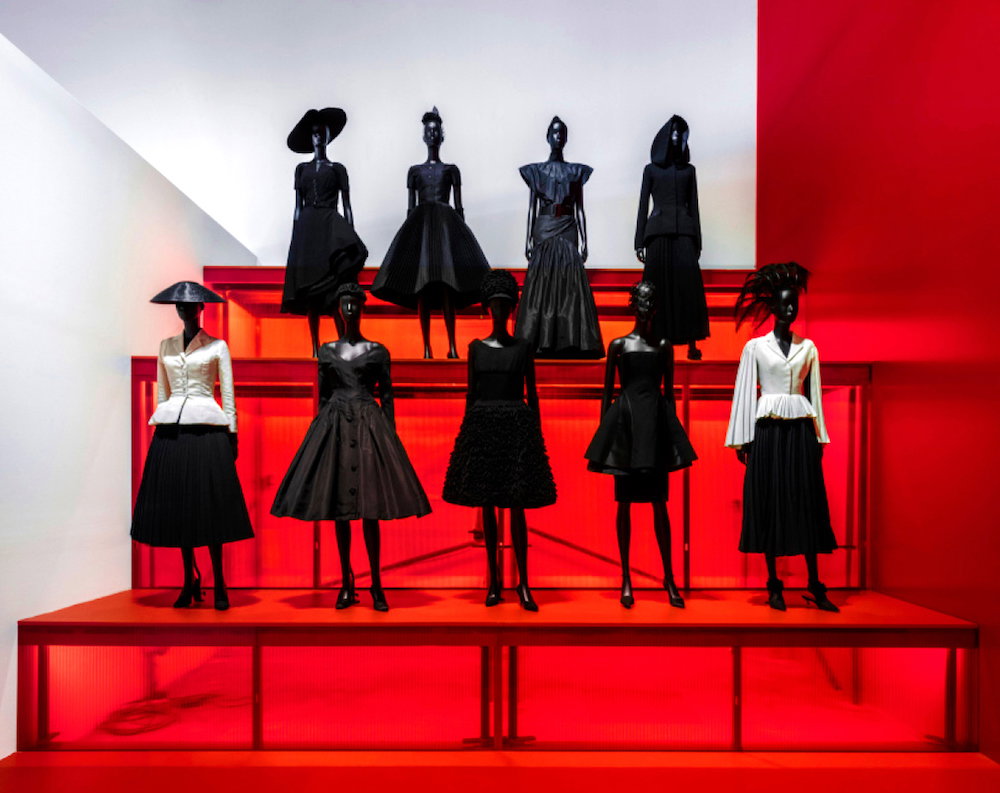 Wystawa kreacji domu mody Christian Dior w Dallas