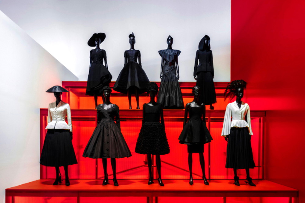 Wystawa kreacji domu mody Christian Dior w Dallas