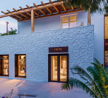 pop-up store marki Dior na Mykonos: Dioriviera