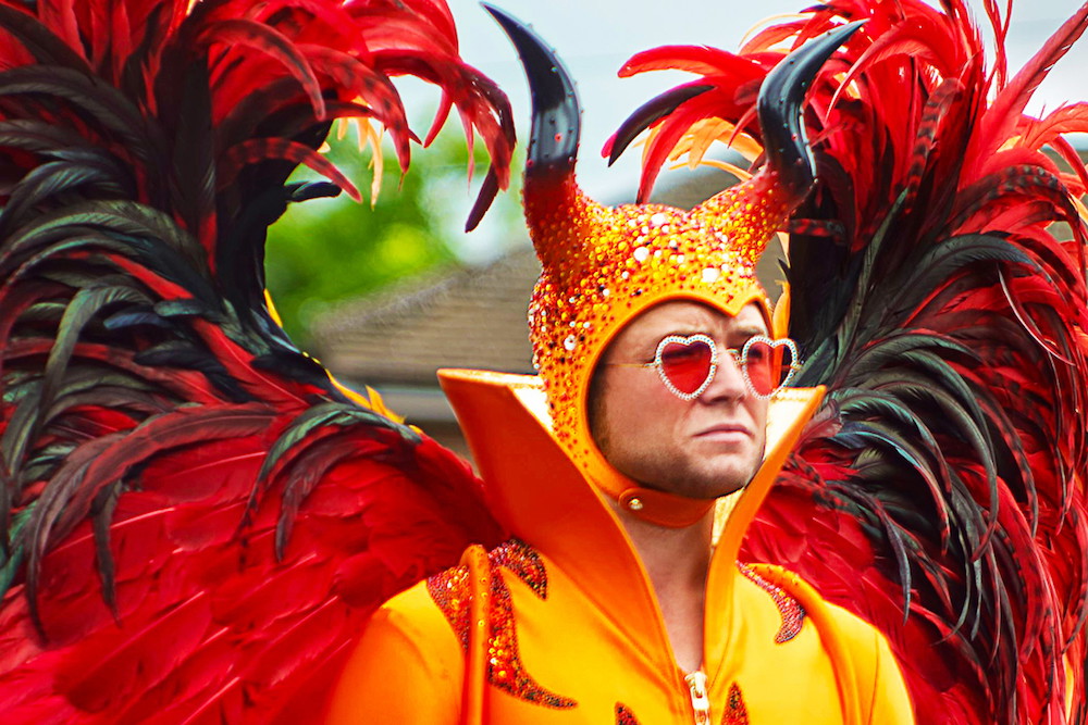 kostiumy z filmu o Eltonie Johnie „Rocketman”