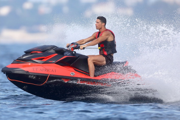 Cristiano Ronaldo z rodzin? na jachcie
