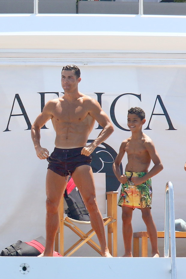 Cristiano Ronaldo z rodzin? na jachcie