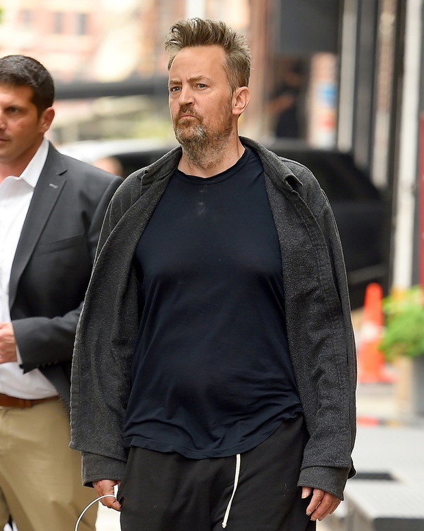Matthew Perry ma spuchni?te d?onie