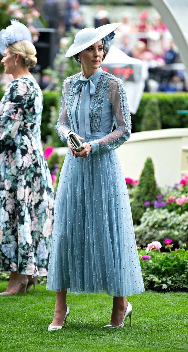 Rodzina krůlewska na wy?cigach w Ascot
