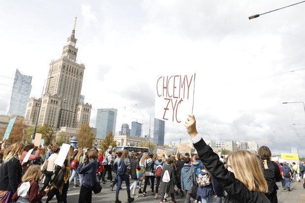 M?odzie?owy Strajk Klimatyczny - Protest Tysi?cy Miast