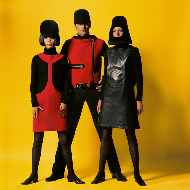 Kleider von Pierre Cardin aus der "Cosmocorps"-Kollektion, französische Elle, 1966