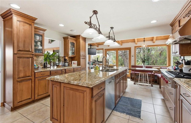 Kim Kardashian and Kanye West have bought this house in the Hidden Hills, Los Angeles, California for $2.975 million.