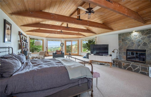Kim Kardashian and Kanye West have bought this house in the Hidden Hills, Los Angeles, California for $2.975 million.