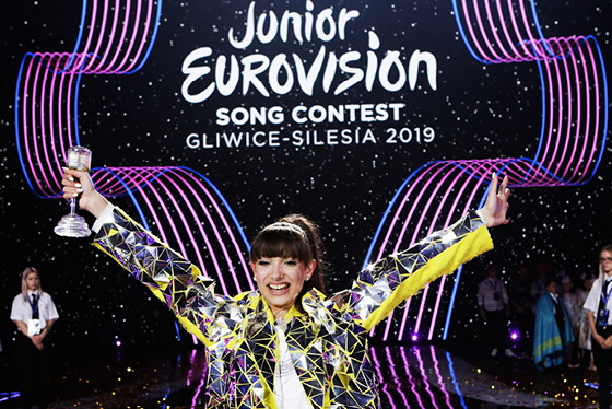 Eurowizja Junior 2019, Viki Gabor, Superhero