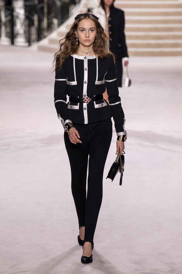 Chanel Metiers D'Art 2019-2020 : Runway At Le Grand Palais In Paris