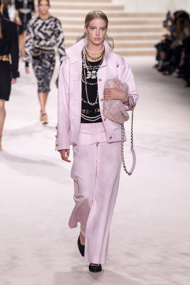 Chanel Metiers D'Art 2019-2020 : Runway At Le Grand Palais In Paris