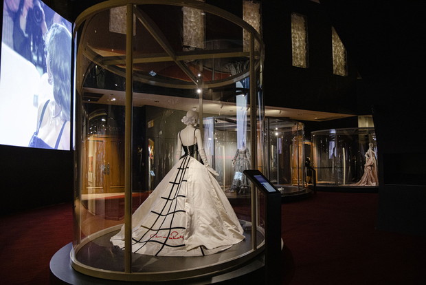 Oscar de la Renta: Centro Leon Exhibition