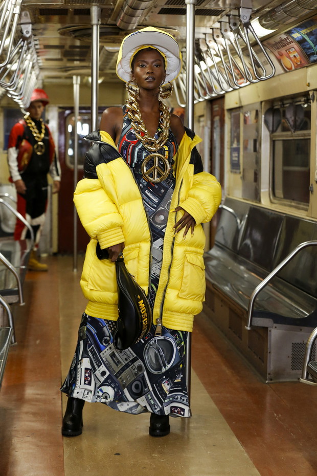 Pokaz Moschino Pre-Fall 2020