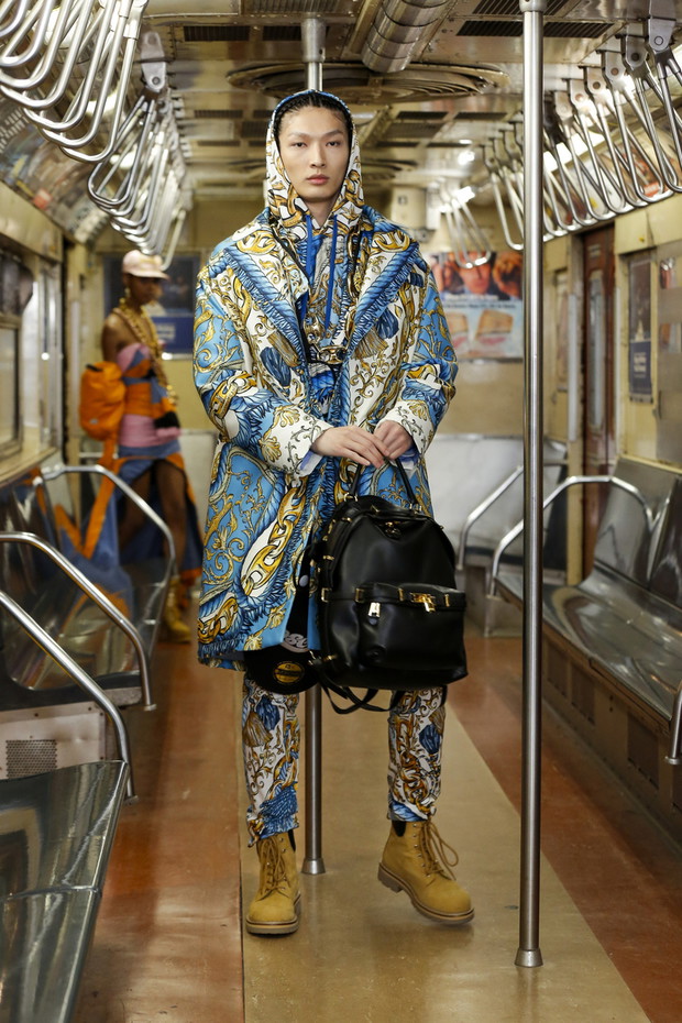 Pokaz Moschino Pre-Fall 2020
