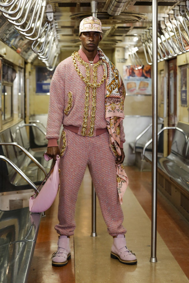 Pokaz Moschino Pre-Fall 2020