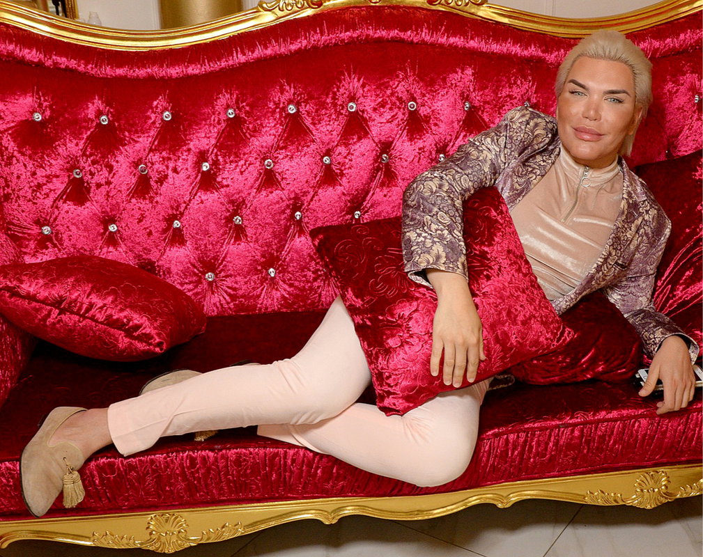 Rodrigo Alves, żywy Ken, może zostać wydziedziczony przez ojca
