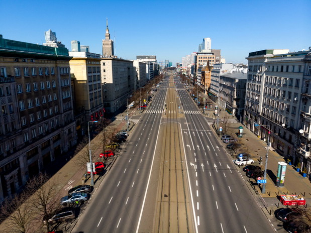 Opustosza?e ulice polskich miast