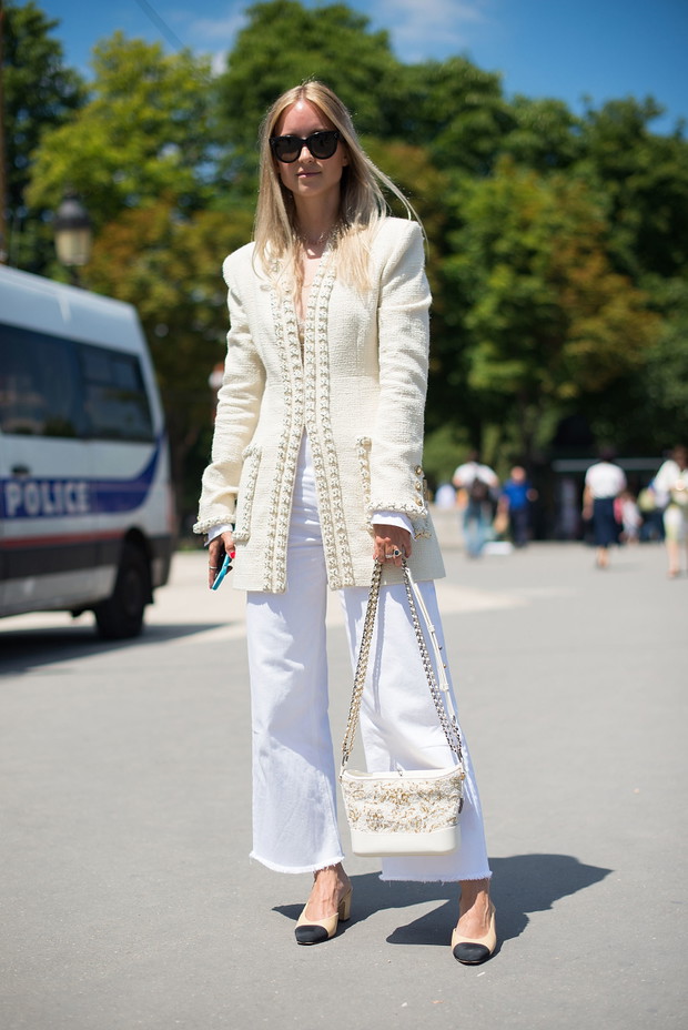Street Style - Paris Fashion Week - Haute Couture Fall/Winter 2017-2018 : Day Three