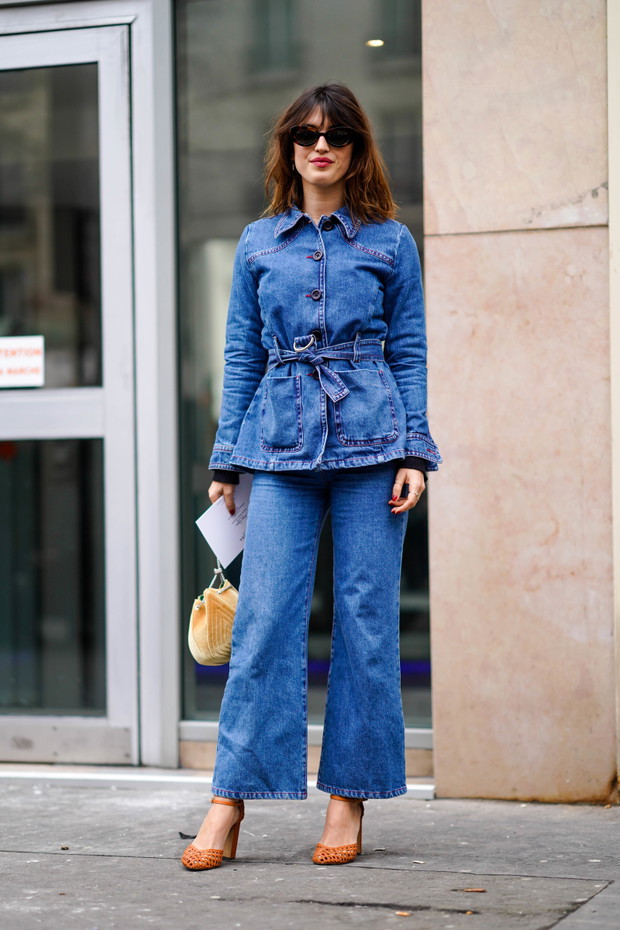 Street Style : Paris Fashion Week Womenswear Fall/Winter 2018/2019 : Day Six