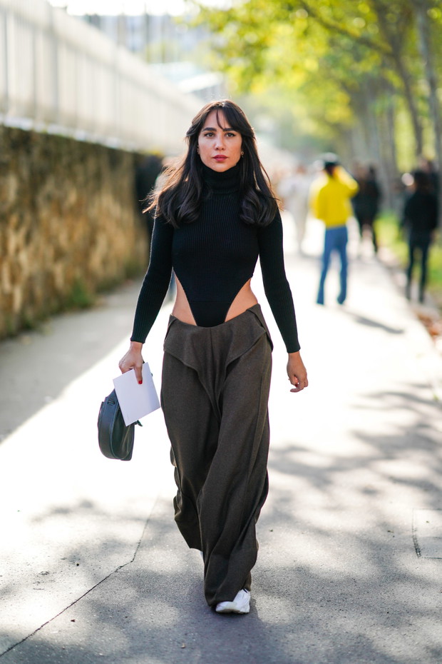 Street Style : Paris Fashion Week - Womenswear Spring Summer 2020 : Day Five