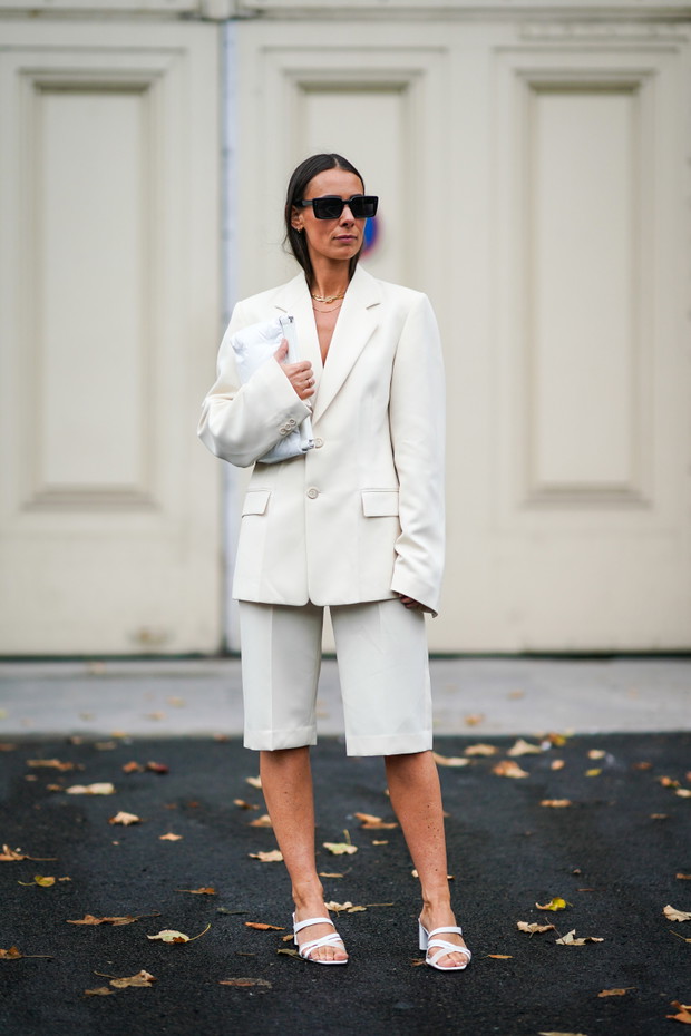 Street Style : Paris Fashion Week - Womenswear Spring Summer 2020 : Day Three