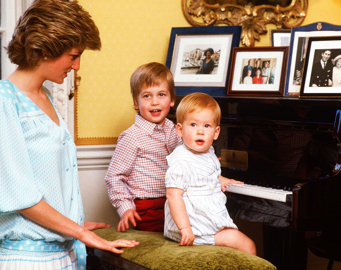 diana-apartament-8-kensington-palace-pianino-william