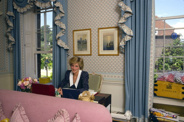 Diana In Kensington Palace