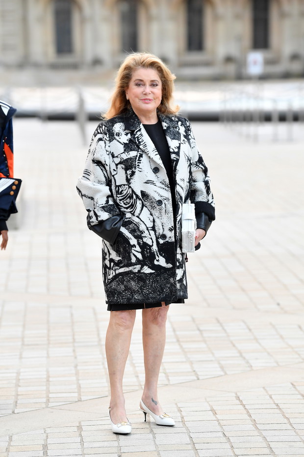 Louis Vuitton : Outside Arrivals - Paris Fashion Week - Womenswear Spring Summer 2022