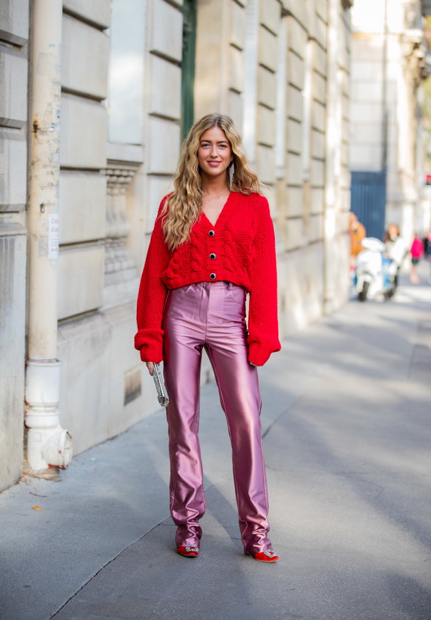 Street Style : Paris Fashion Week - Womenswear Spring Summer 2020 : Day Five