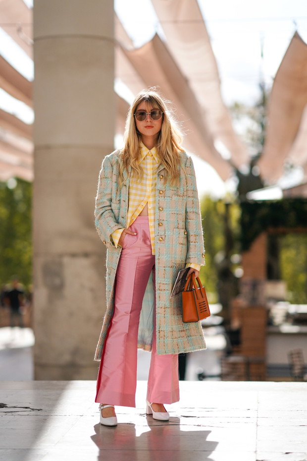 Street Style : Paris Fashion Week - Womenswear Spring Summer 2020 : Day Eight