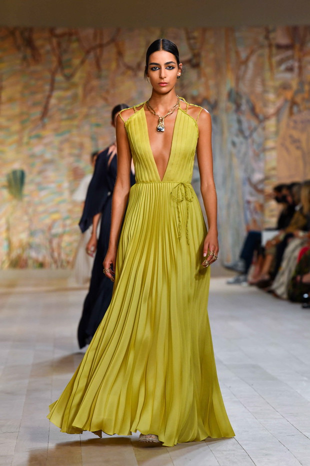 Christian Dior : Runway - Paris Fashion Week - Haute Couture Fall/Winter 2021/2022