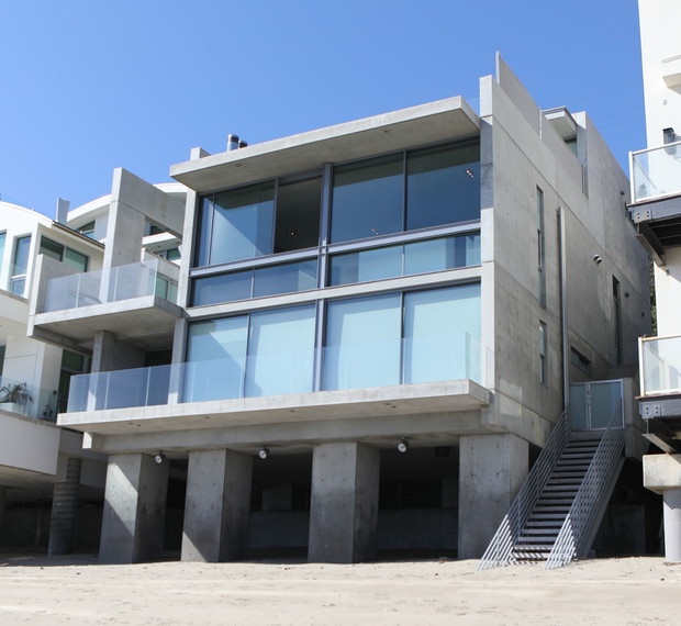 PREMIUM EXCLUSIVE Kanye West Drops $57.3M On Stunning Malibu Beachside Bachelor Pad