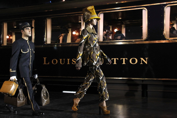 Louis Vuitton: Runway - Paris Fashion Week Womenswear Fall/Winter 2012