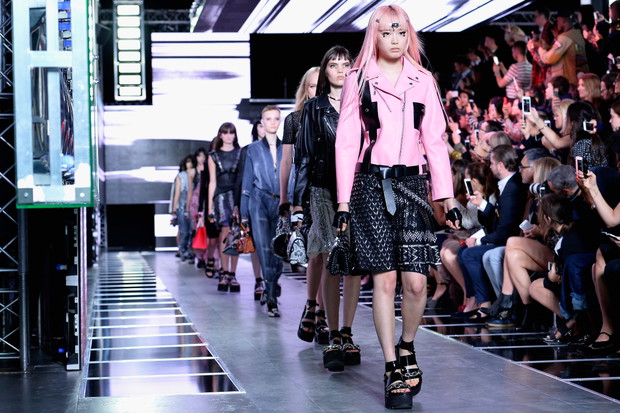 Louis Vuitton : Runway - Paris Fashion Week Womenswear Spring/Summer 2016